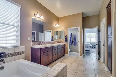 701 Christensen Court, Bakersfield, CA 93314 - Photo 16