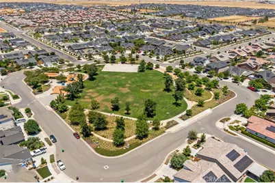 9500 Laurelwood Court, Shafter, CA 93263 - Photo 44