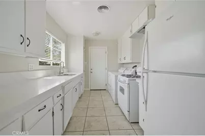 2540 Lynwood, Bakersfield, CA 93306 - Photo 12