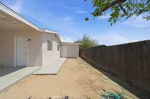 2540 Lynwood, Bakersfield, CA 93306 - Photo 22