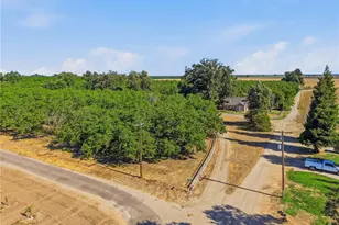21530 Tiburico Ave, Laton, CA 93242 - Photo 64