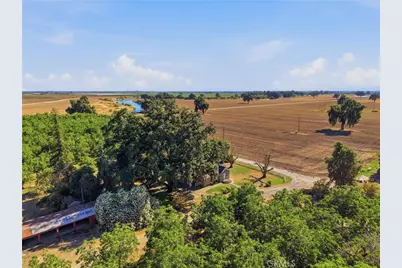 21530 Tiburico Avenue, Laton, CA 93242 - Photo 8