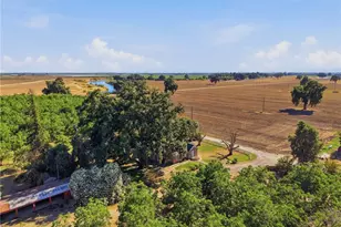 21530 Tiburico Ave, Laton, CA 93242 - Photo 8