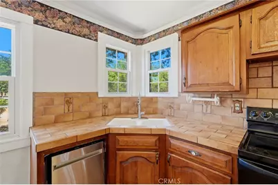 21530 Tiburico Avenue, Laton, CA 93242 - Photo 28