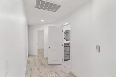 1014 E Casa Loma, Bakersfield, CA 93307 - Photo 12