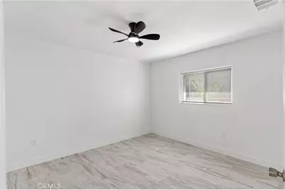 1014 E Casa Loma, Bakersfield, CA 93307 - Photo 8