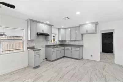 1014 E Casa Loma, Bakersfield, CA 93307 - Photo 4