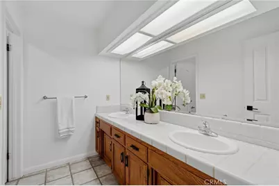 1203 N Tommy Court, Visalia, CA 93291 - Photo 28