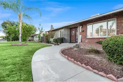 1237 S Clover, Visalia, CA 93277 - Photo 2