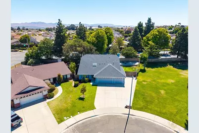 838 Rain Tree Court, Santa Maria, CA 93455 - Photo 6