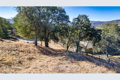 24281 Arroyo Court, Tehachapi, CA 93561 - Photo 4