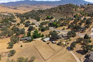 26001 Bear Valley, Tehachapi, CA 93561 - Photo 12
