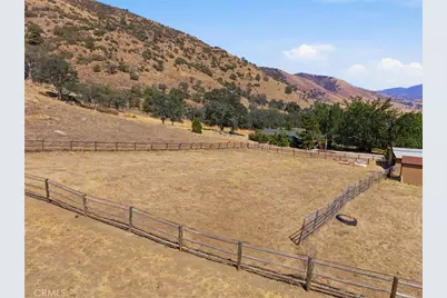 26001 Bear Valley, Tehachapi, CA 93561 - Photo 8