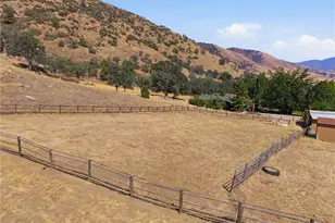26001 Bear Valley, Tehachapi, CA 93561 - Photo 8