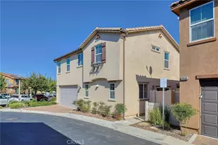 20509 Hazelnut Ct, Saugus, CA 91350 - Photo 2