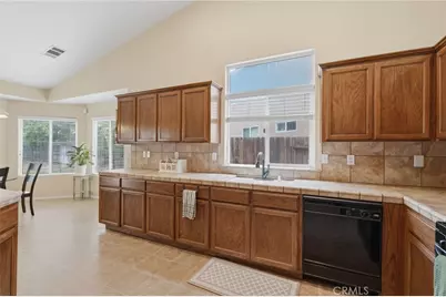 4225 W Ceres Court, Visalia, CA 93291 - Photo 28