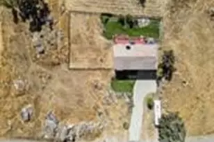 28360 Burning Tree Dr, Tehachapi, CA 93561 - Photo 2