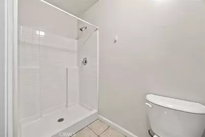 605 Winchester, Bakersfield, CA 93309 - Photo 24