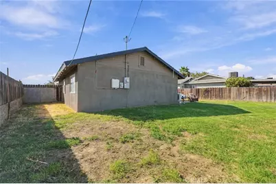 11861 Chris, Hanford, CA 93230 - Photo 28