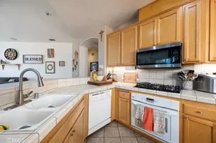 2528 Ellen Ln, Santa Maria, CA 93455 - Photo 14