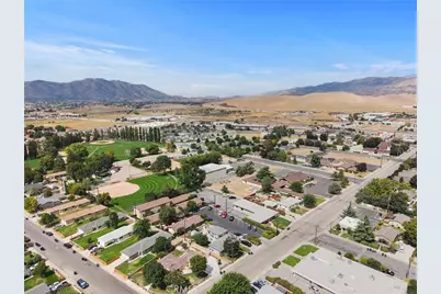 209 W B Street, Tehachapi, CA 93561 - Photo 8