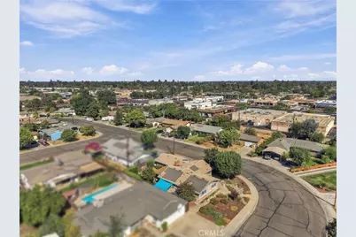 2234 W Cambridge Avenue, Visalia, CA 93277 - Photo 52