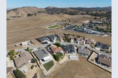 3415 Lakeside Village Drive, Paso Robles, CA 93446 - Photo 48