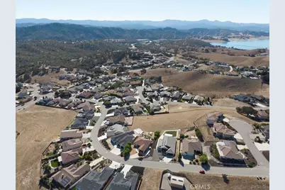 3415 Lakeside Village Drive, Paso Robles, CA 93446 - Photo 42