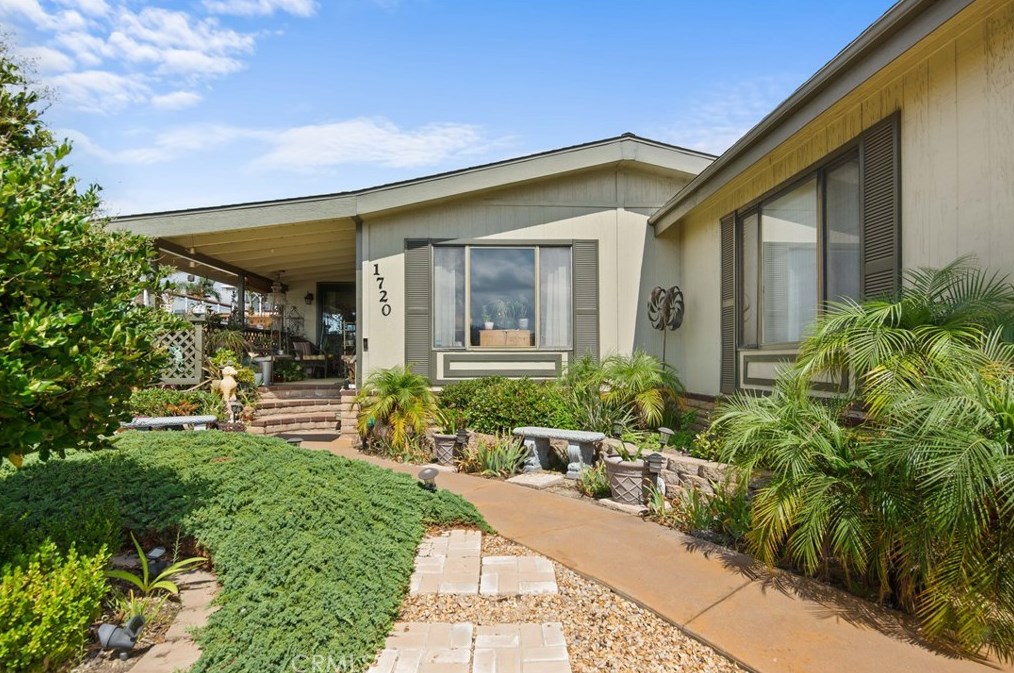 1720 Toyon Gln, Escondido, CA 92026-1845
