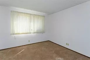 15490 Mondamon, Apple Valley, CA 92307 - Photo 30