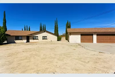 15490 Mondamon, Apple Valley, CA 92307 - Photo 2