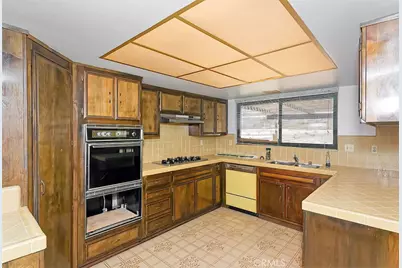 15490 Mondamon, Apple Valley, CA 92307 - Photo 24