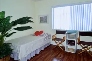 21931 Burbank, Woodland Hills, CA 91367 - Photo 22
