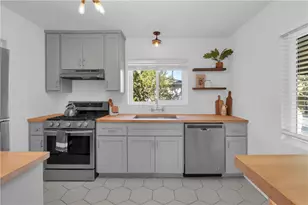 101 E 35th, Long Beach, CA 90807 - Photo 8