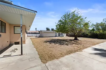 165 W Avenue L, Calimesa, CA 92320 - Photo 10