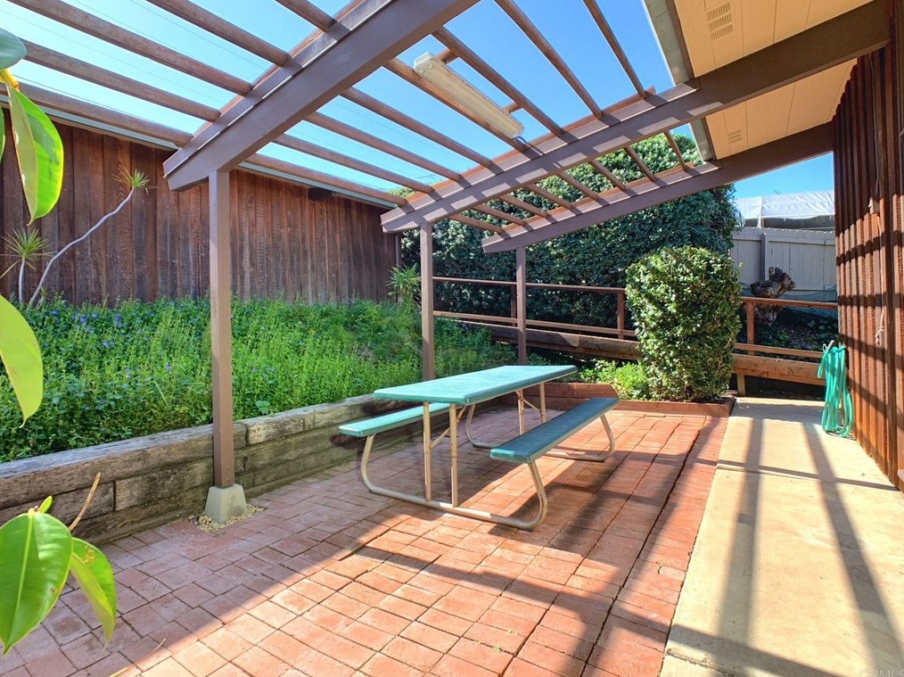 10358 Ramona Dr, Spring Valley CA  91977-1723 exterior