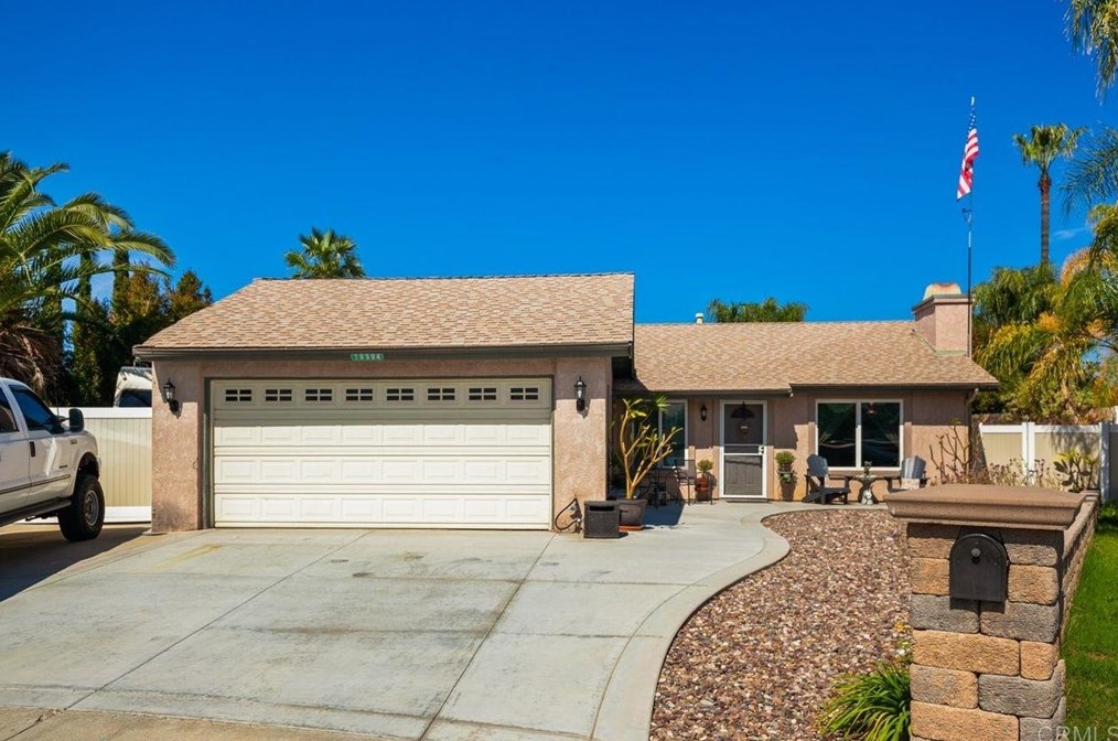 10504 Waldo Ct, Santee, CA 92071-2773