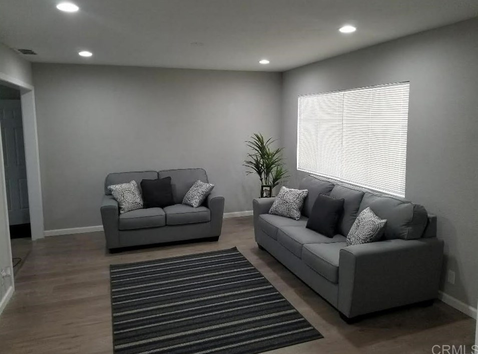 611 Santa Fe St, Hemet, CA 92543-6155