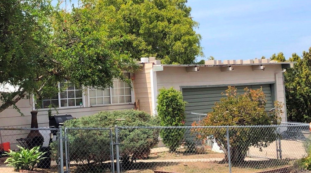 3146 Bonita St, Spring Valley, CA 91977-3014