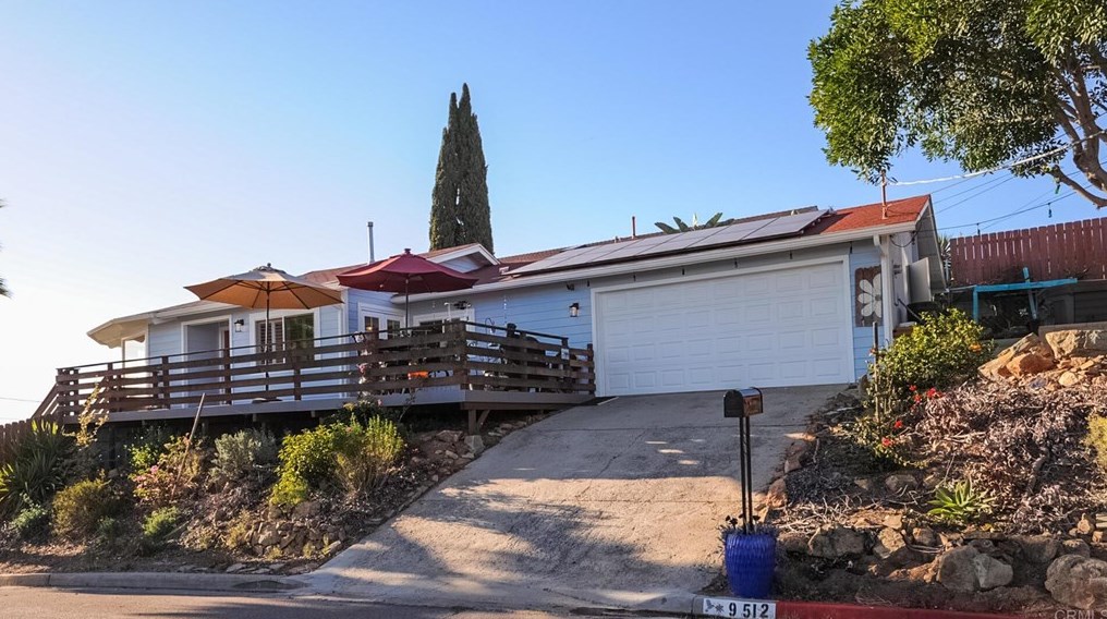 9512 Date St, Spring Valley, CA 91977-4445