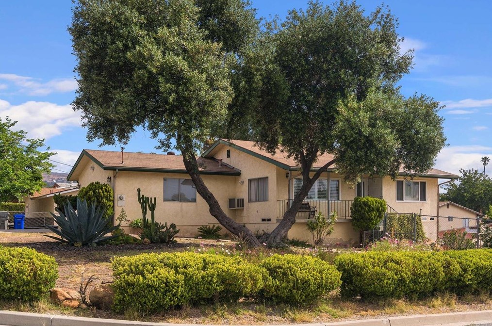 9508 San Diego St, Spring Valley, CA 91977-6041