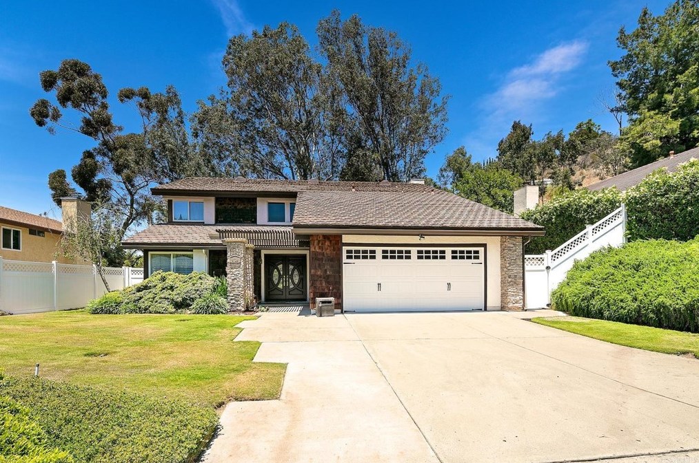 9738 Kenora Woods Ln, Spring Valley, CA 91977-2928