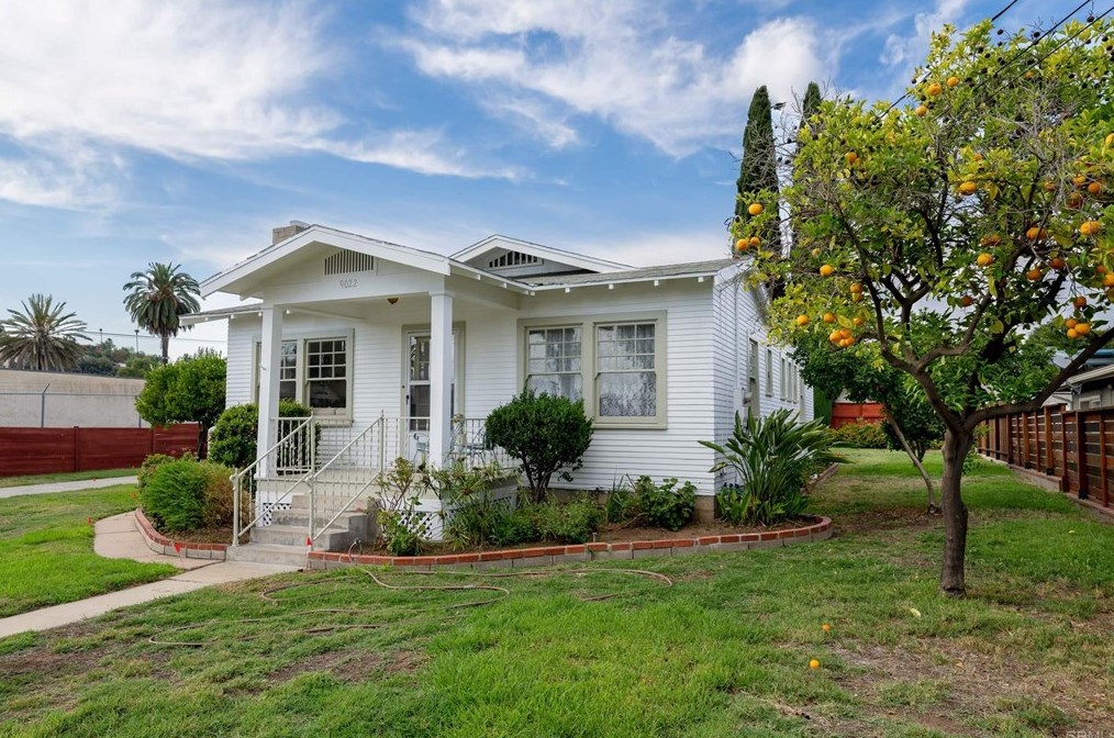 9022 Koonce Dr, Spring Valley, CA 91977-2150