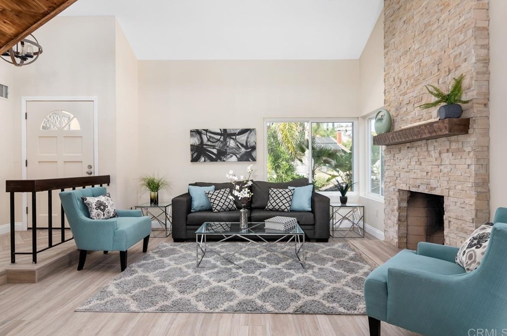 10289 Moorpark St, Spring Valley, CA 91978-1515