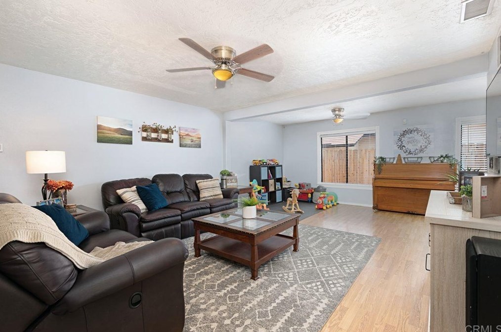874 Terra Ln, El Cajon, CA 92019