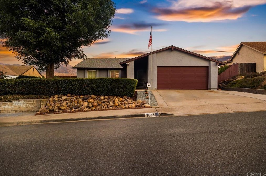 9635 San Diego St, Spring Valley, CA 91977-6044