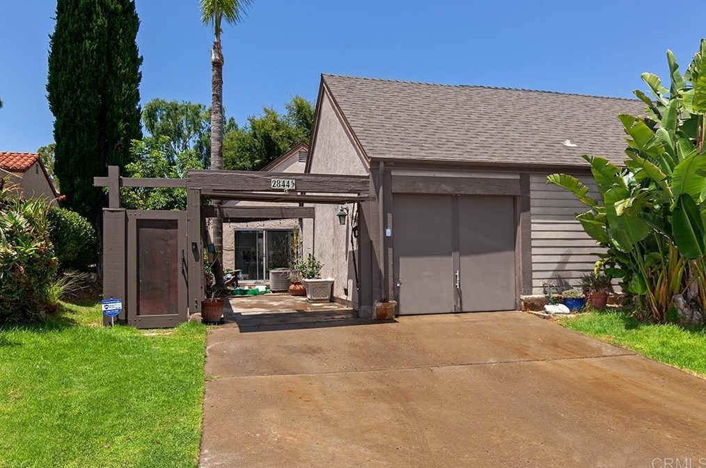 2844 Glen Canyon Cir, Spring Valley, CA 91977-6721