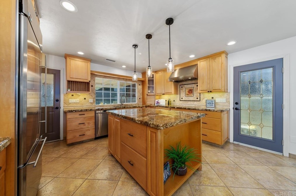 1328 Capistrano Ave, Spring Valley, CA 91977-4508