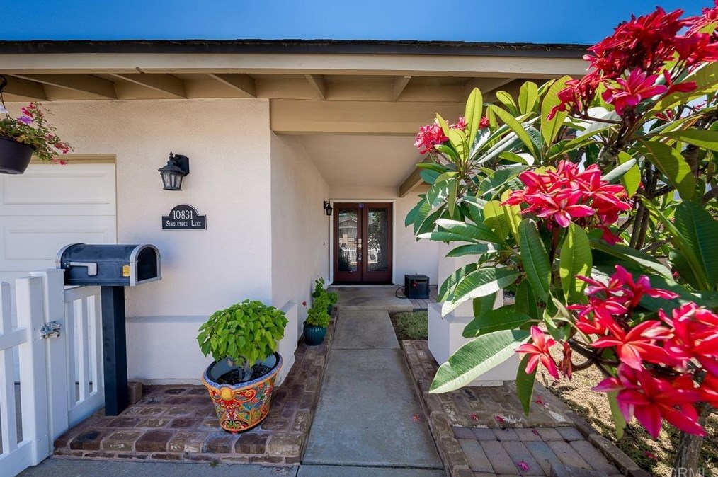 10831 Singletree Ln, Spring Valley, CA 91978-1934
