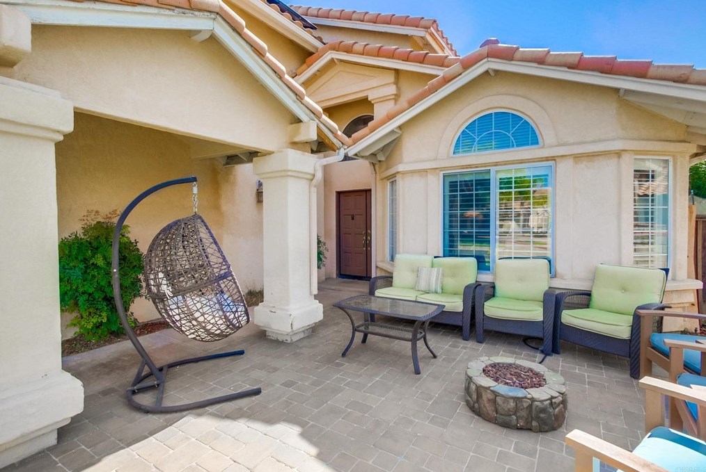 9719 San Remo Rd, Santee, CA 92071-2683